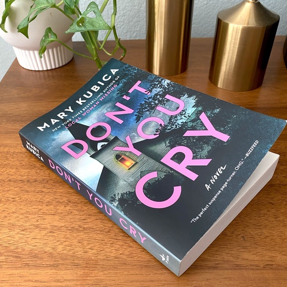 Don’t You Cry by Mary Kubica A Novel New York Times Bestselling Author Book - Picture 3 of 3